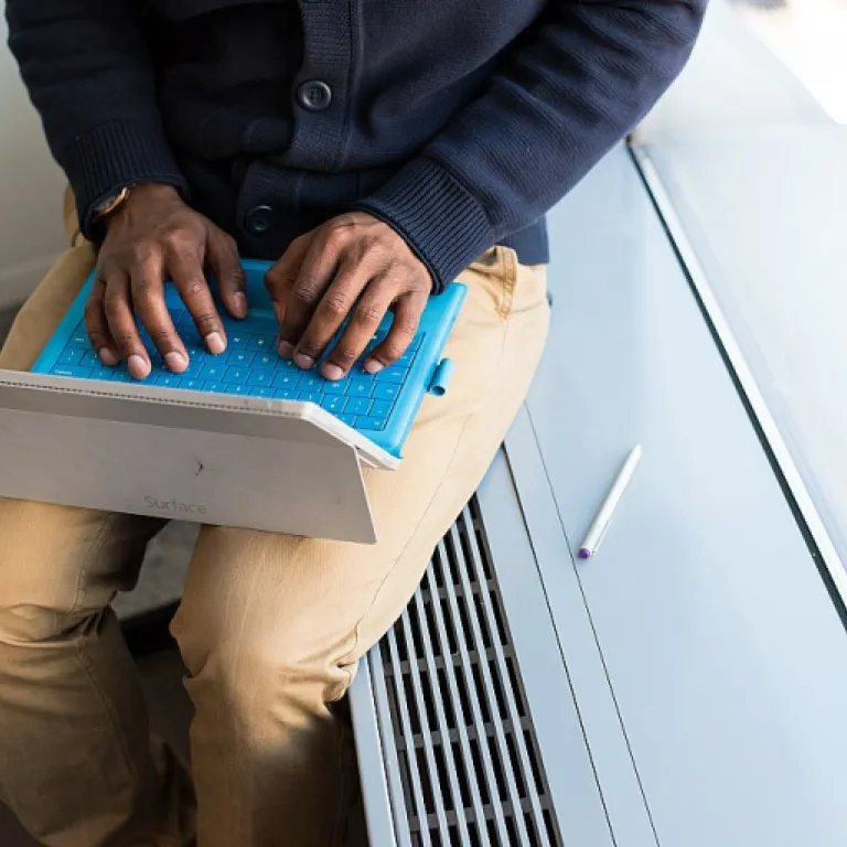 Comment digitaliser tes factures en ligne pour une gestion marketing plus stratégique